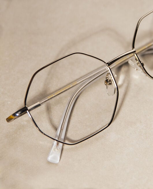 Kunststoff oder Mineralglas: Welches Material ist besser? 